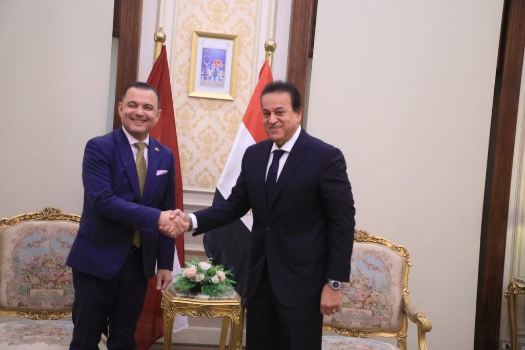 وزير الصحة يبحث مع نظيره بجمهورية لاتفيا سبل التعاون بالقطاع الصحي والصناعات الدوائية وزير الصحة ونظيره بدولة لاتفيا