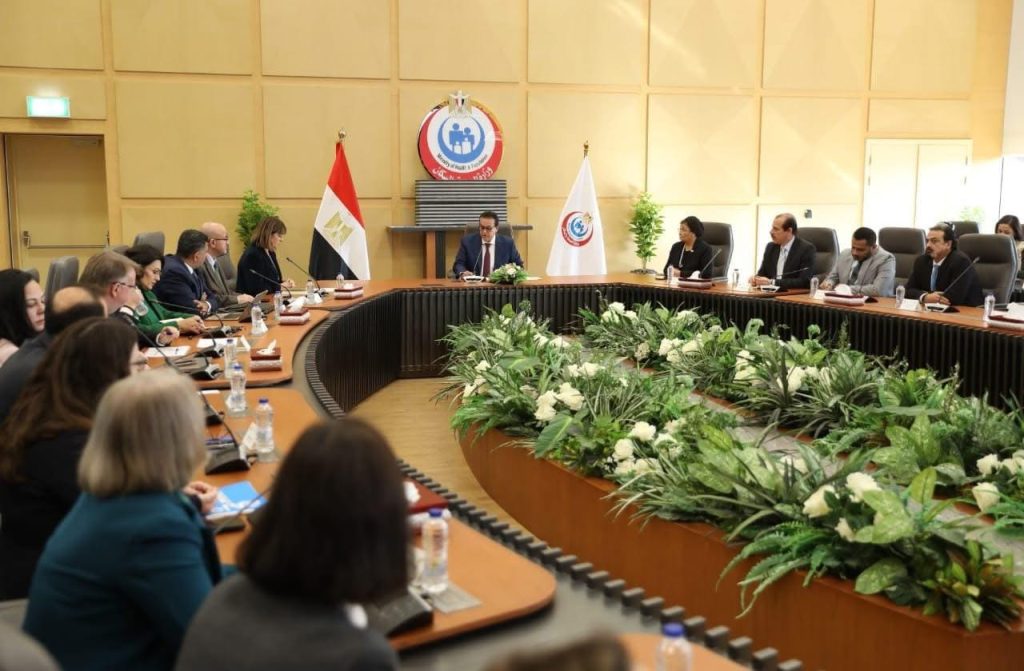 وزير الصحة يبحث مع ممثل الأمم المتحدة آليات تنفيذ خدمات جديدة ضمن المشروع القومي للتنمية البشرية