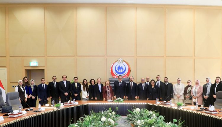 نائب رئيس مجلس الوزراء وزير الصحة يستقبل نائبة رئيس بنك الاستثمار الأوروبي