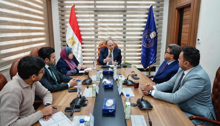 جانب من لقاء رئيس هيئة الدواء مع نقيب الأطباء البيطريين