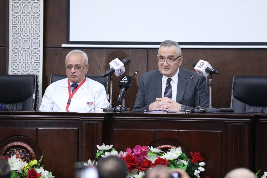 جانب من مؤتمر اليوم بمعهد القلب