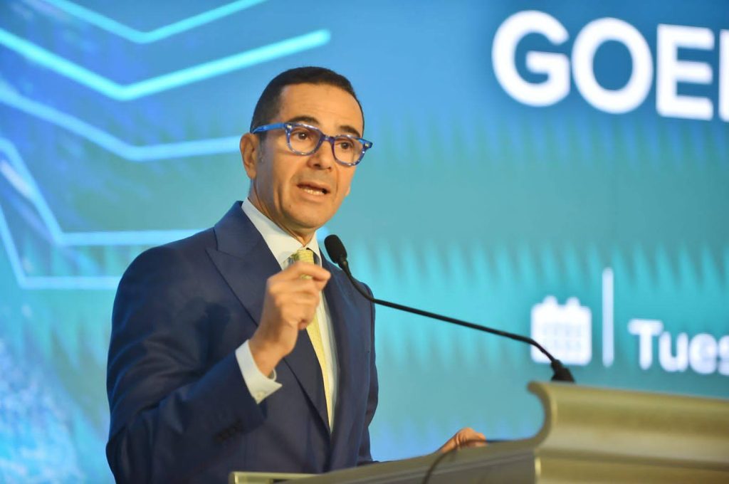 وزير الاستثمار يبحث مع سفيرة الولايات المتحدة و40 شركة أمريكية فرص الاستثمار بقطاعي الرعاية الصحية والأدوية المهندس حسن الخطيب وزير الاستثمار