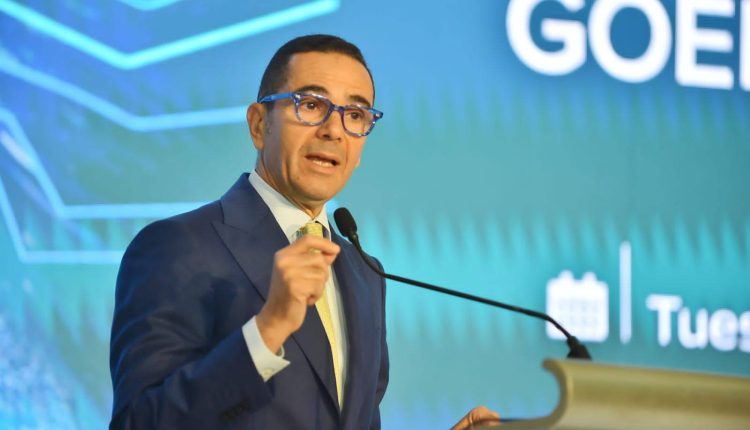 المهندس حسن الخطيب وزير الاستثمار