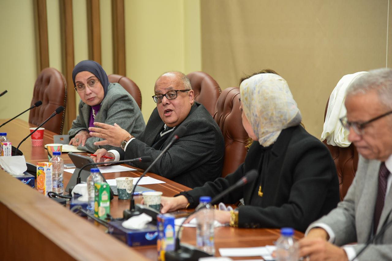 اللجنة الدائمة لصياغة مسودة دستور الدواء المصري تعقد اجتماعها الـ 14