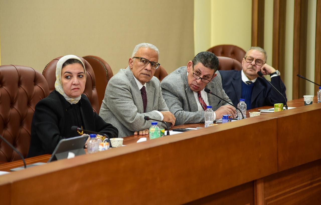 اللجنة الدائمة لصياغة مسودة دستور الدواء المصري تعقد اجتماعها الـ 14