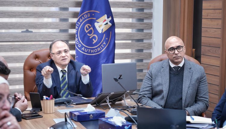 رئيس هيئة الدواء المصرية يبحث تنسيق الجهود المشتركة مع سفير مصر لدى تركيا