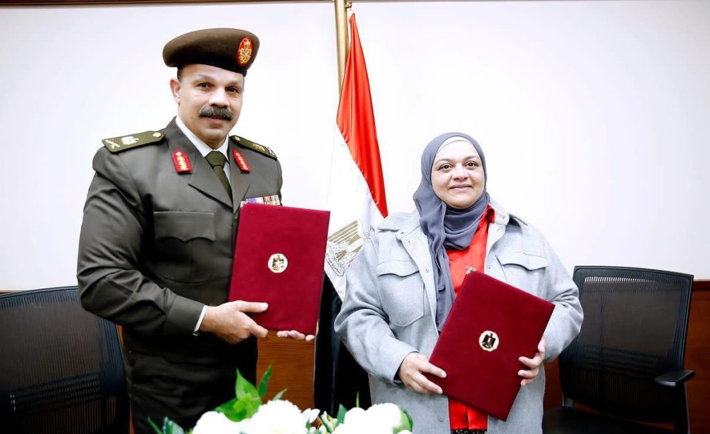 «الصحة» توقع بروتوكول تعاون بين المستشفى العسكري للطب النفسي والأمانة العامة للصحة النفسية وعلاج الإدمان جانب من توقيع بروتوكول التعاون