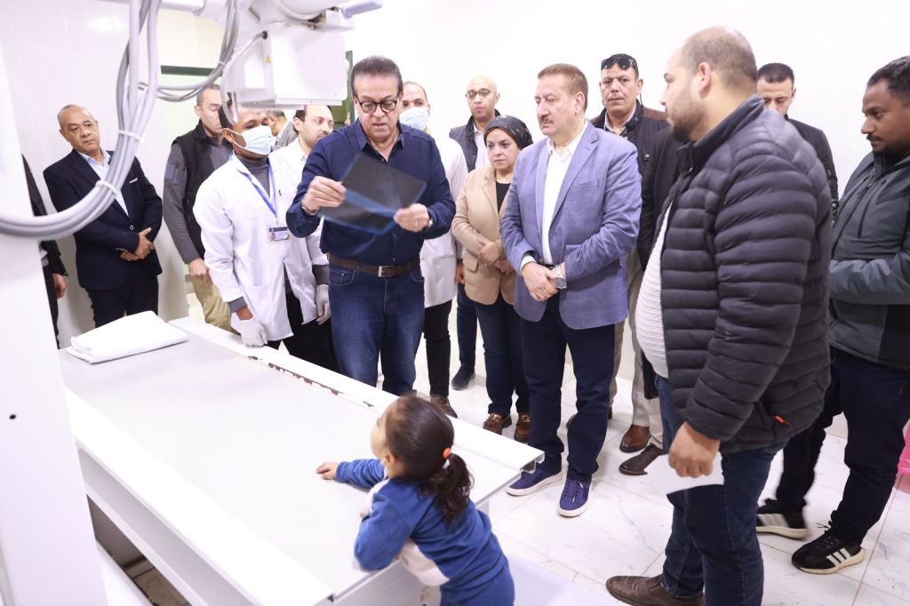 وزير الصحة داخل إحدى مستشفيات المنوفية