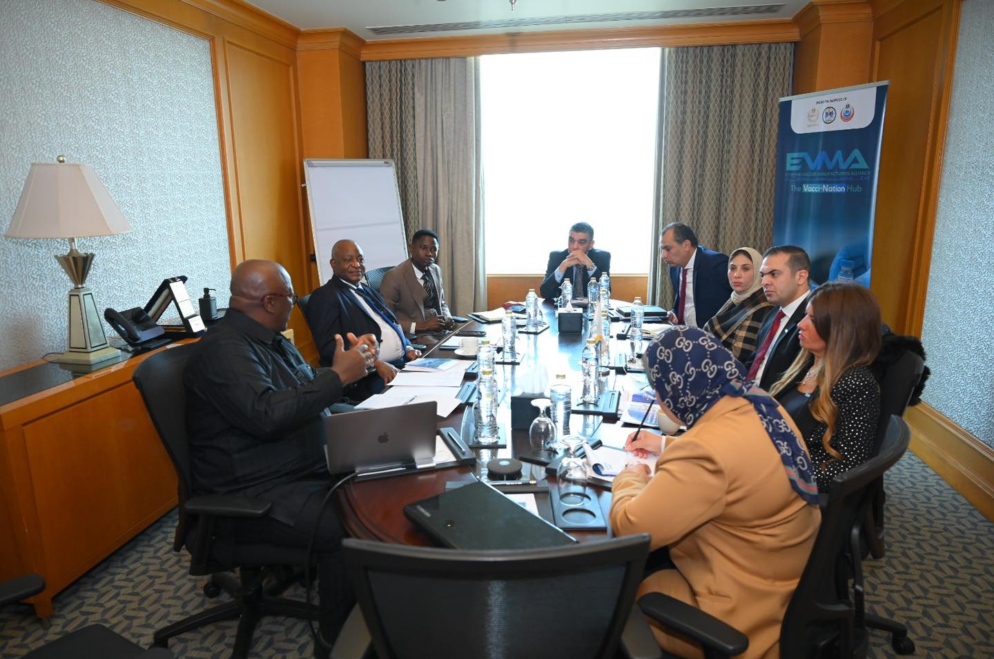 هيئة الشراء الموحد تبحث التعاون مع المبادرة الإفريقية لتصنيع اللقاحات لتعزيز توطين الصناعة الحيوية في إفريقيا