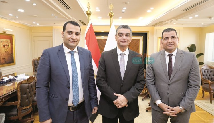 الدكتور هشام ستيت رئيس هيئةالدكتور هشام ستيت رئيس هيئة الشراء الموحد في حوار خاص لمجلة سوق الدواء الشراء الموحد: الدعم القوى من القيادة السياسية يُعزِّز دورنا فى تحقيق الأمن الصحى والدوائى لمصر.. وسياستنا التفاوضية غيَّرت الكثير من قواعد اللعبة