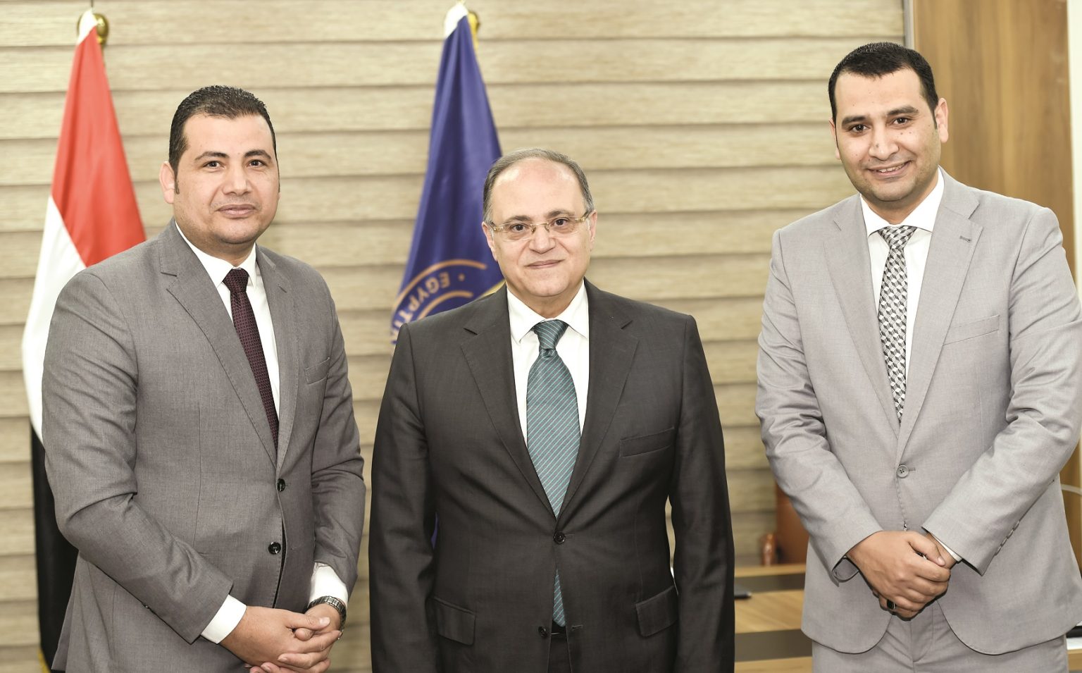 الدكتور علي الغمراوي رئيس هيئة الدواء: نستعد لحقبة جديدة تُعظَّم فيها قدرات التصنيع والابتكار.. واجتزنا التحدِّى بوحدة العمل ودعم القيادة السياسية الدكتور علي الغمراوي رئيس هيئة الدواء المصرية في حوار خاص لمجلة سوق الدواء