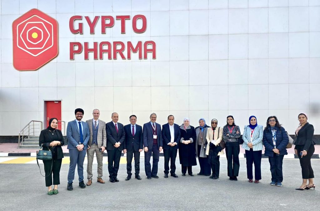 مدينة الدواء المصرية تستقبل عدد من أساتذة أمراض السكر والغدد الصماء لبحث سبل التعاون جانب من الزيارة