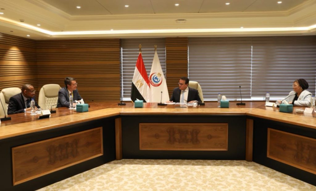 وزير الصحة مع ممثلي البنك الدولي