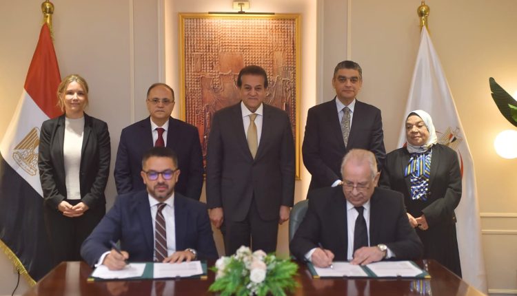 «سيديكو» و«ساندوز» توقعان اتفاقية توطين ونقل تكنولوجيا تصنيع أدوية أورام في مصر