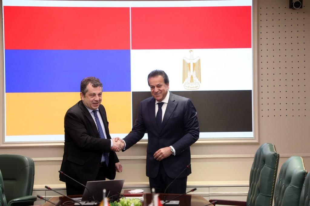 وزير الصحة يبحث مع سفير أرمينيا توسيع الشراكات في التصنيع الدوائي والتأمين الصحي