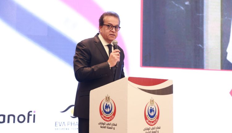 الدكتور خالد عبدالغفار نائب رئيس مجلس الوزراء وزير الصحة