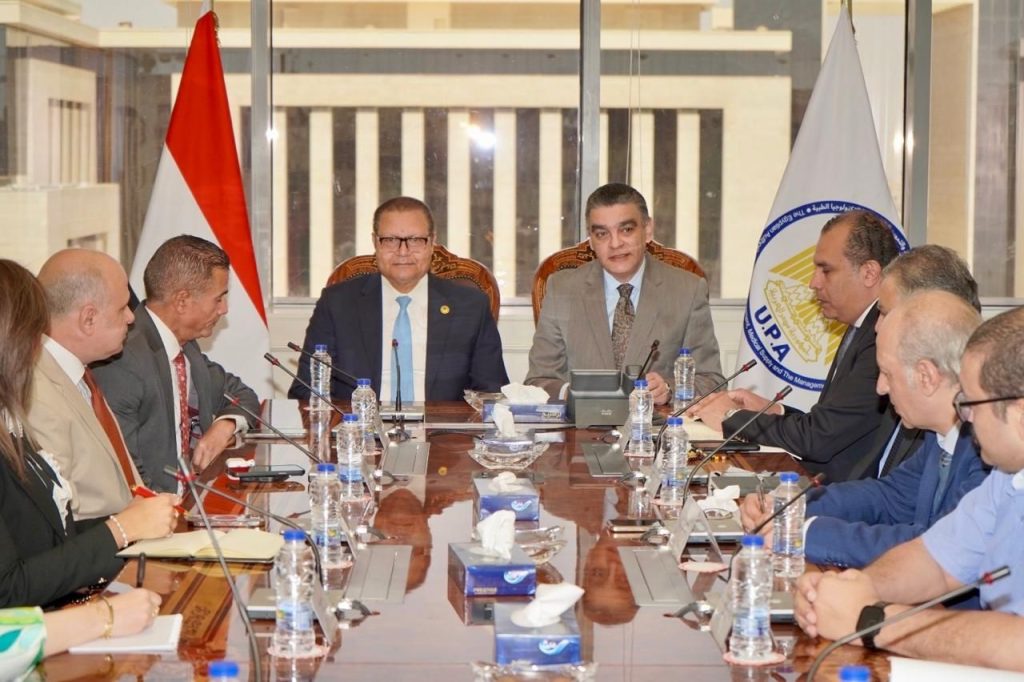 رئيسا هيئتي الشراء الموحد والاعتماد والرقابة الصحية يبحثان سبل تعزيز التعاون المشترك رئيسا هيئتي الشراء الموحد والاعتماد والرقابة الصحية، يبحثان سبل تعزيز التعاون المشترك