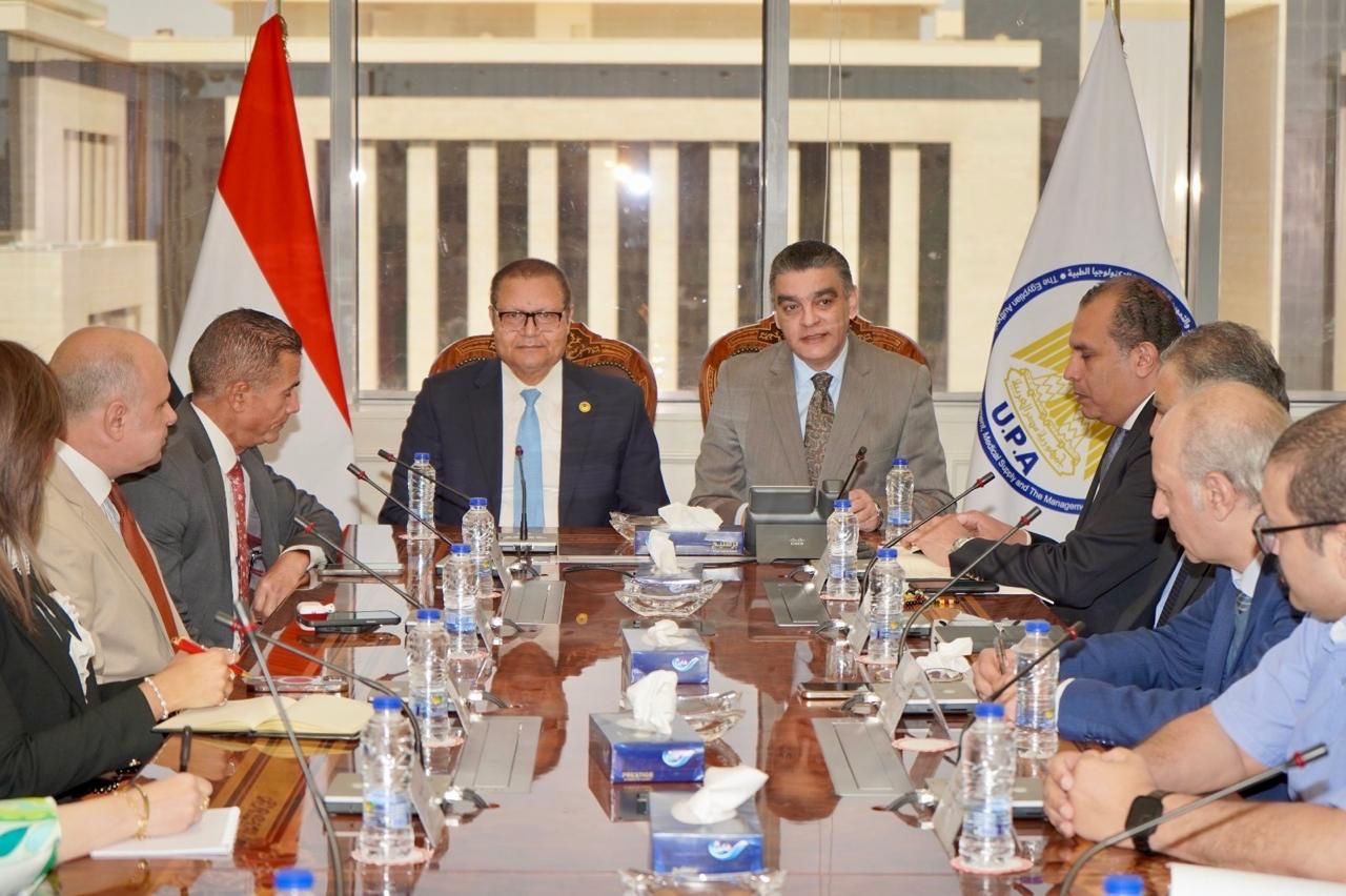 رئيسا هيئتي الشراء الموحد والاعتماد والرقابة الصحية، يبحثان سبل تعزيز التعاون المشترك