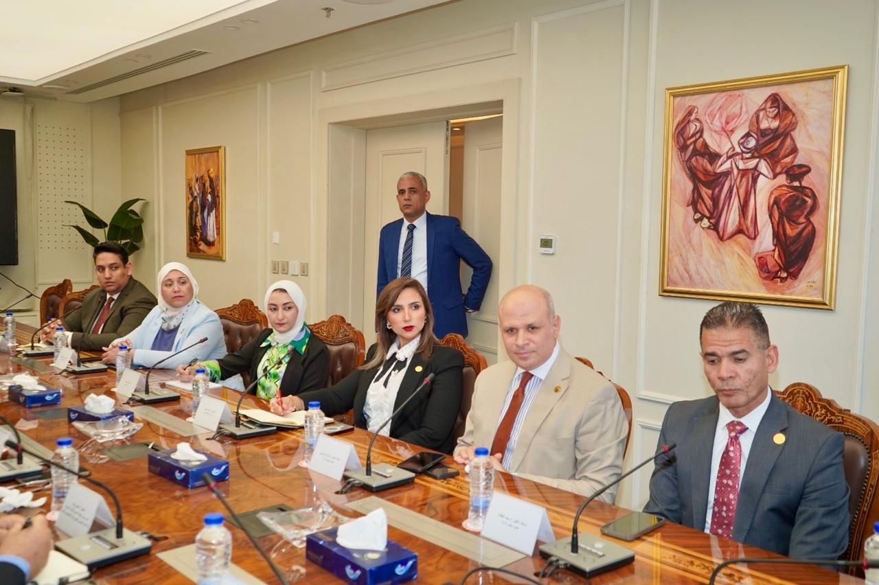 رئيسا هيئتي الشراء الموحد والاعتماد والرقابة الصحية، يبحثان سبل تعزيز التعاون المشترك