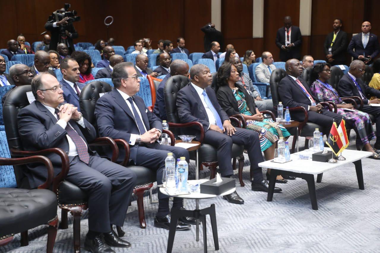 رئيس دولة أنجولا يزور مدينة الدواء المصرية