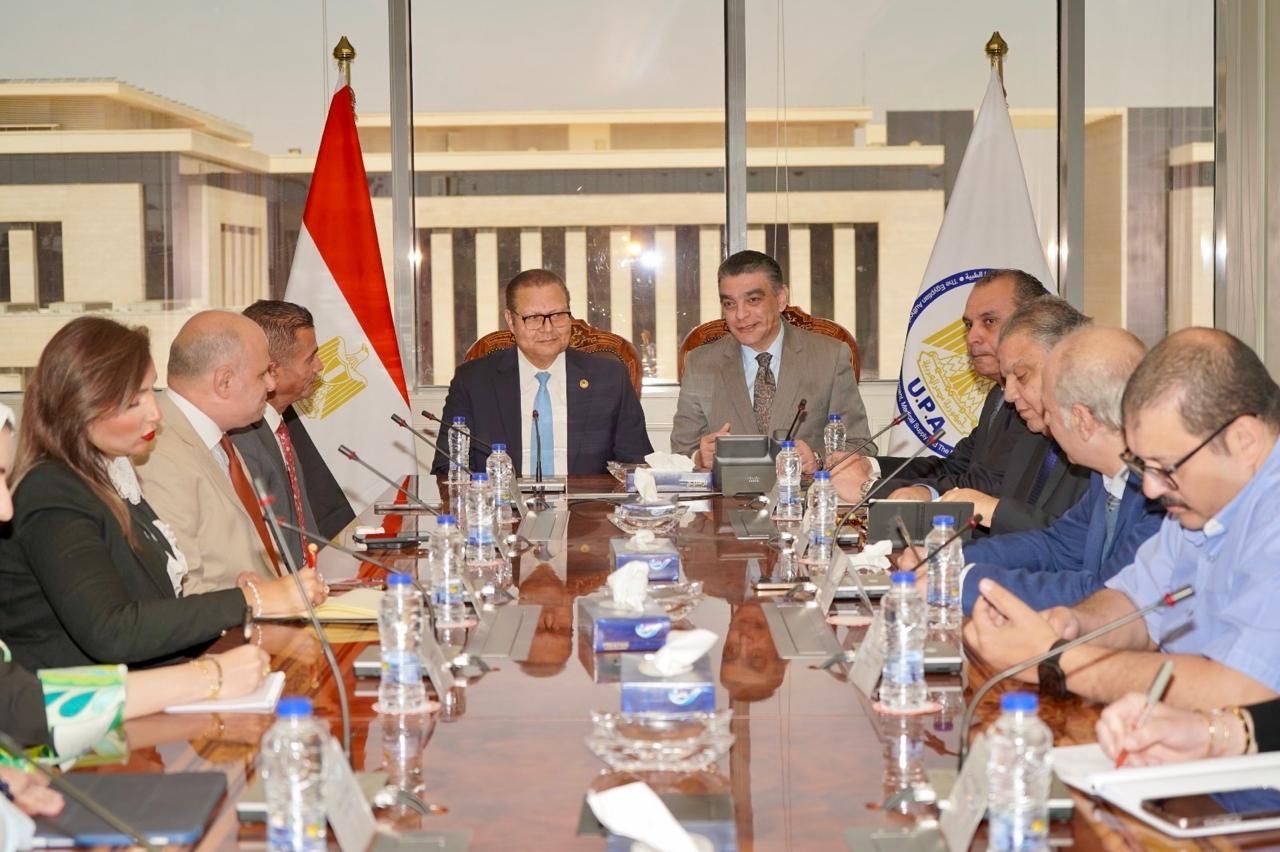 رئيسا هيئتي الشراء الموحد والاعتماد والرقابة الصحية، يبحثان سبل تعزيز التعاون المشترك