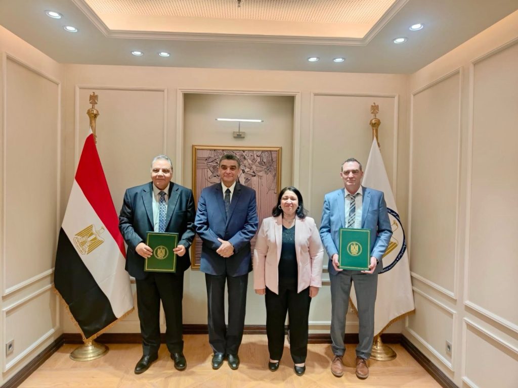 هيئة الشراء الموحد توقع عقدًا لتجهيز 6 مراكز لتصنيع الأطراف الصناعية والأجهزة التعويضية لصالح وزارة التضامن بالشراكة مع «أوتوبوك» الألمانية هيئة الشراء الموحد توقع عقدًا لتجهيز 6 مراكز لتصنيع الأطراف الصناعية والأجهزة التعويضية لصالح وزارة التضامن بالشراكة مع «أوتوبوك» الألمانية