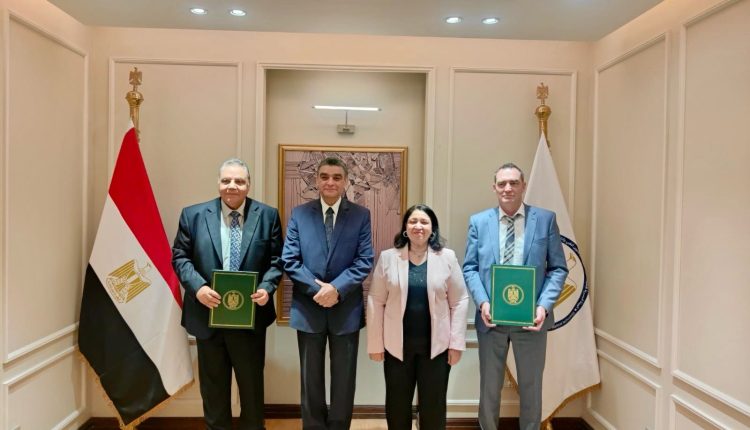 هيئة الشراء الموحد توقع عقدًا لتجهيز 6 مراكز  لتصنيع الأطراف الصناعية والأجهزة التعويضية لصالح وزارة التضامن بالشراكة مع «أوتوبوك» الألمانية