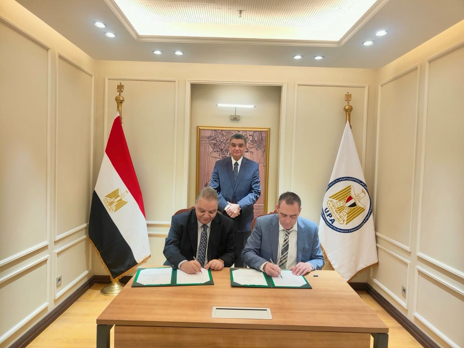 هيئة الشراء الموحد توقع عقدًا لتجهيز 6 مراكز لتصنيع الأطراف الصناعية والأجهزة التعويضية لصالح وزارة التضامن بالشراكة مع «أوتوبوك» الألمانية