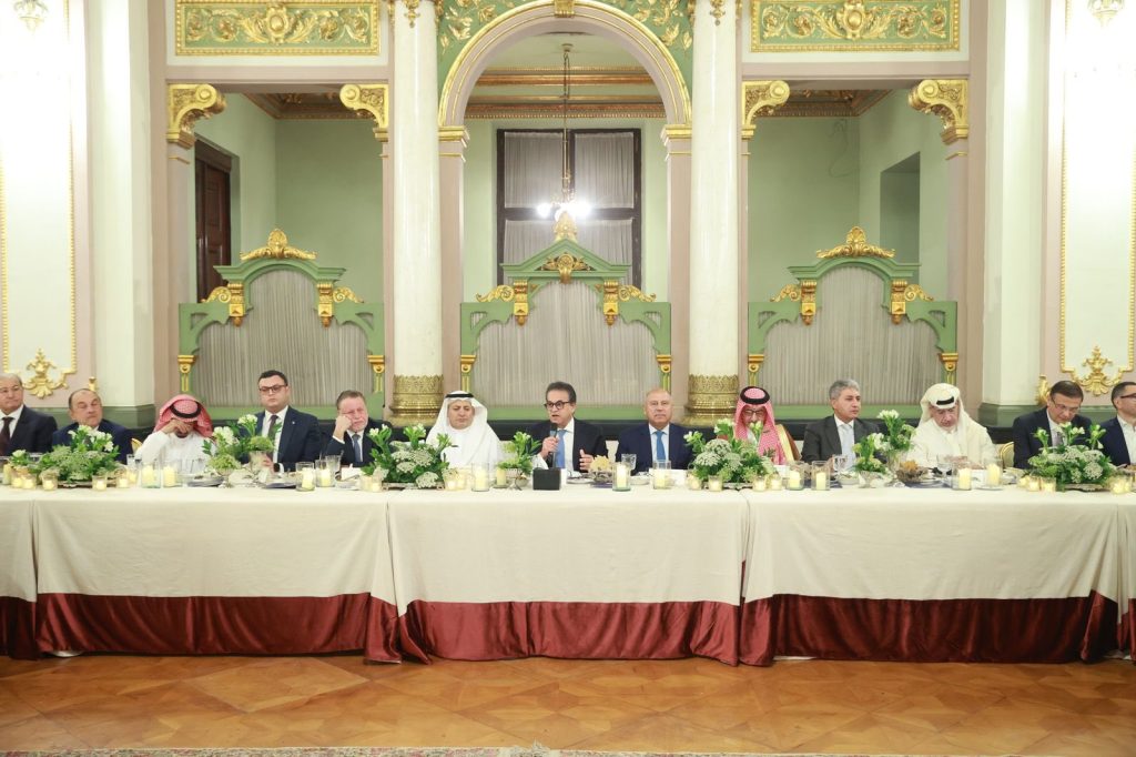 وزير الصحة يشارك في جلسة حوارية مع مجلس الأعمال المصري السعودي لدعم الاستثمار