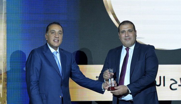 رئيس مجلس الوزراء يكرم الدكتور تامر جردانة العضو المنتدب لشركات أدوية «الحكمة» فى مصر