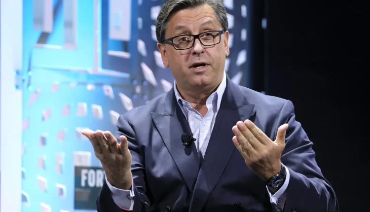 بول هدسون الرئيس التنفيذى لشركة سانوفي العالمية