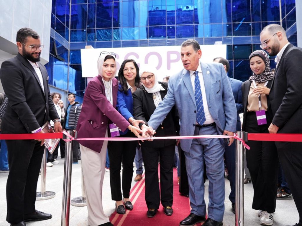 هيئة الدواء تشارك في مؤتمر الدراسات الصيدلية بكلية الصيدلة جامعة عين شمس جانب من الفعاليات