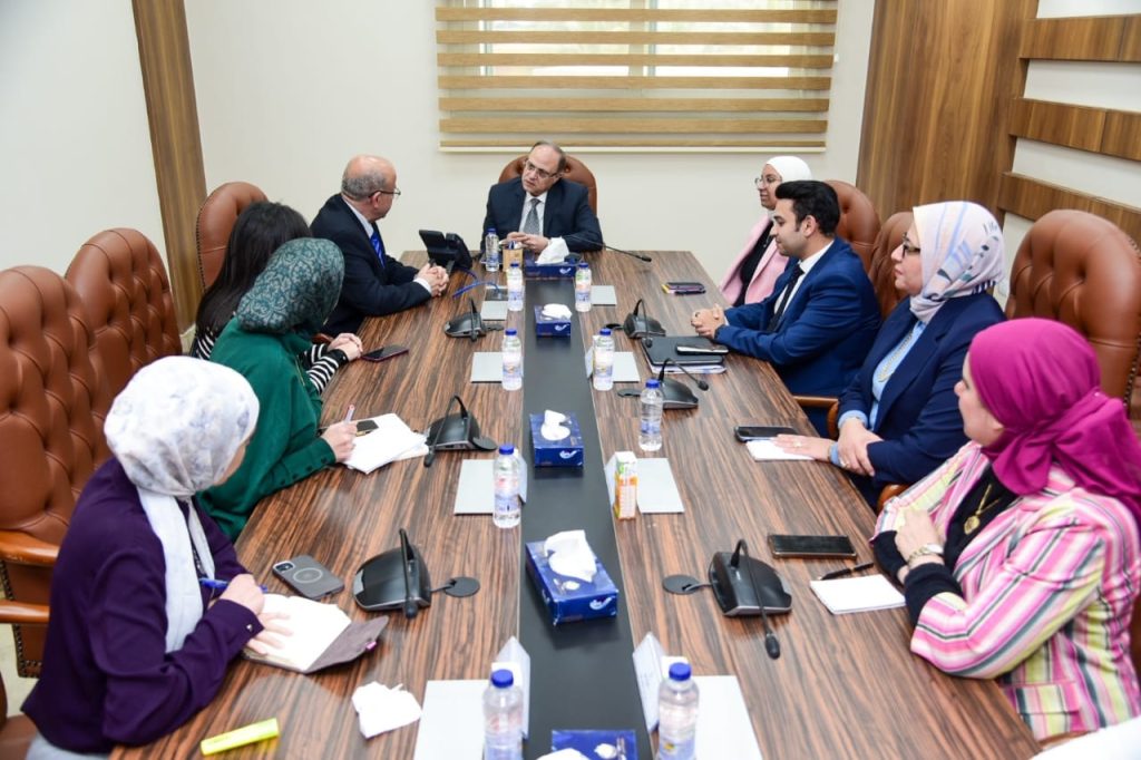 رئيس هيئة الدواء يناقش مع ممثلي منظمة الصحة العالمية إجراءات دعم قطاع الصناعة وتوافر الأدوية جانب من اللقاء