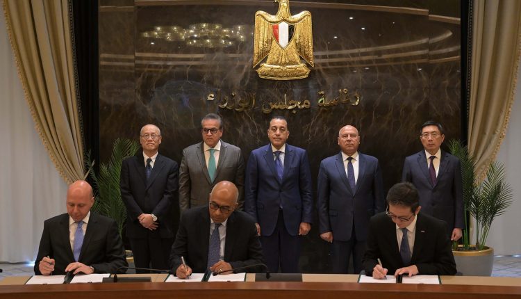 جانب من فعاليات التوقيع