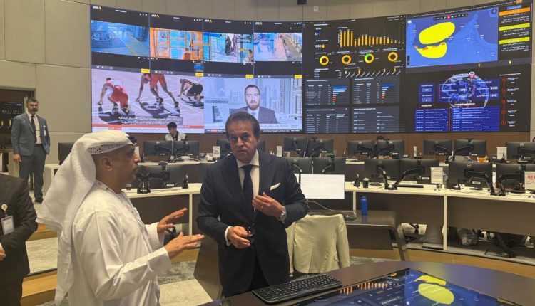 وزير الصحة داخل دائرة الصحة بإمارة أبوظبي