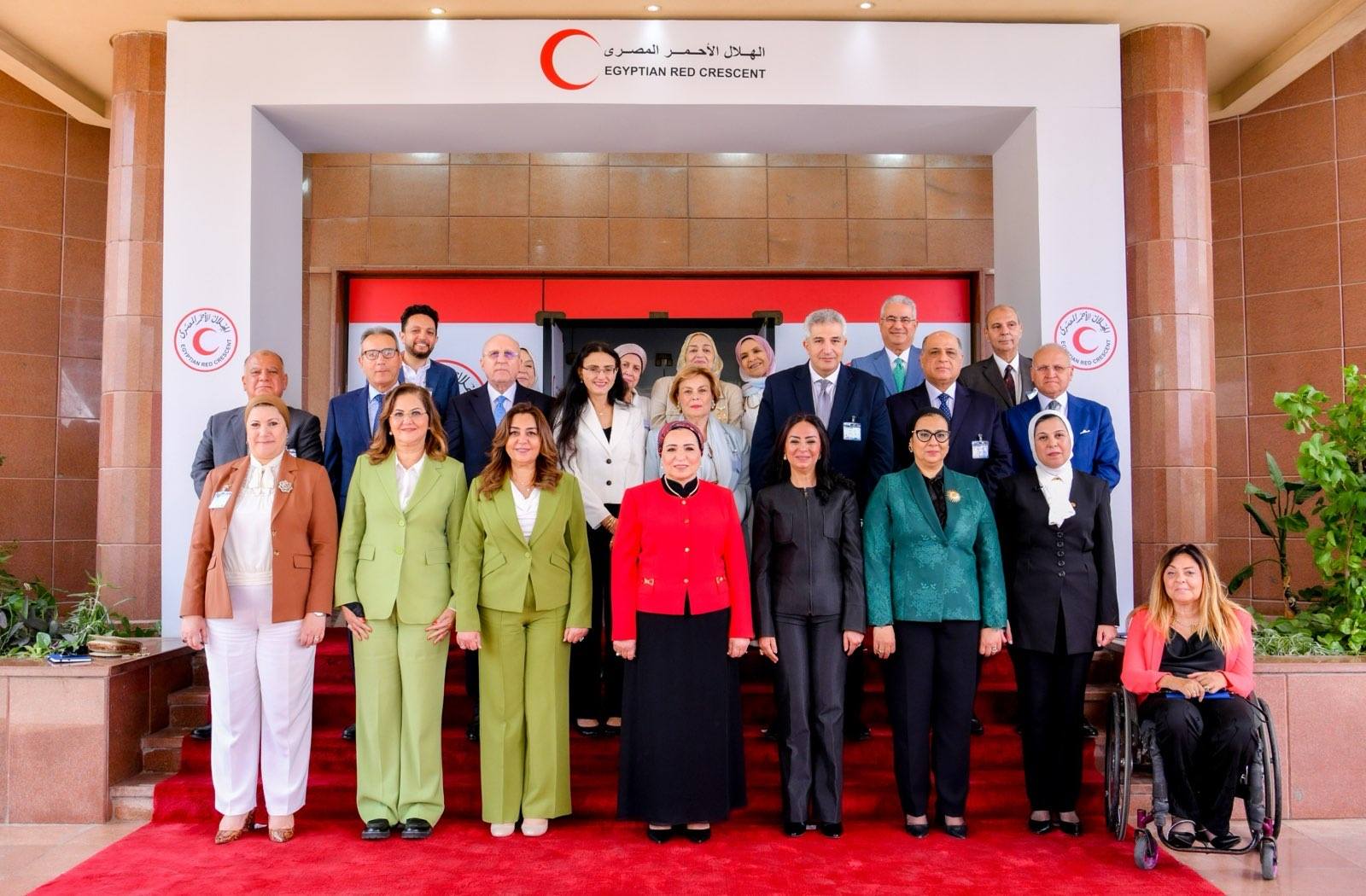 برئاسة شرفية من السيدة انتصار السيسي.. اختيار الدكتورة ألفت غراب في مجلس إدارة الهلال الأحمر المصري