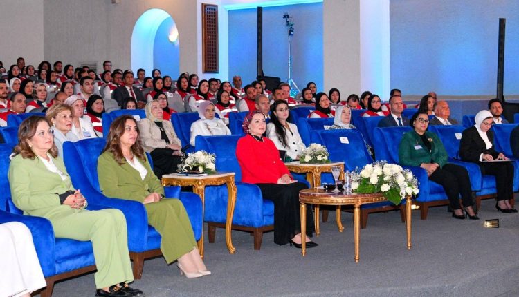 برئاسة شرفية من السيدة انتصار السيسي.. اختيار الدكتورة ألفت غراب في مجلس إدارة الهلال الأحمر المصري