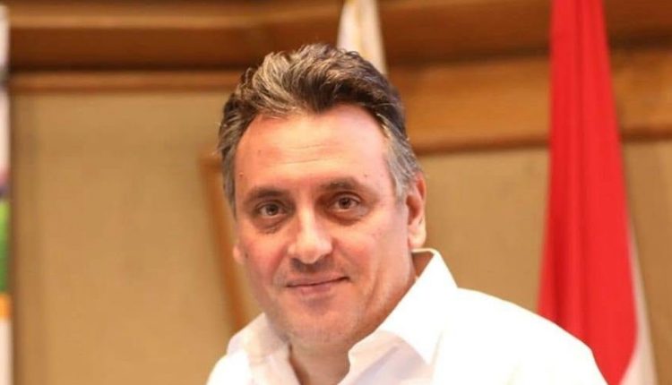 الدكتور شريف كمال الدكتور شريف كمال، نائب رئيس الجمعية الأوروبية لصيادلة الأورام 