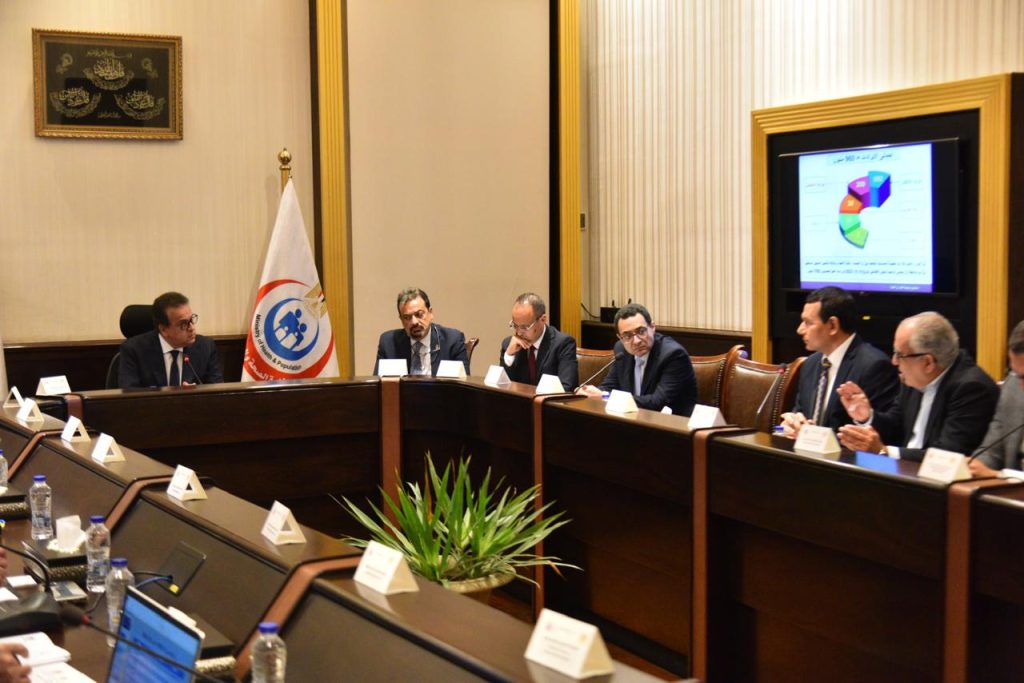 وزير الصحة يترأس اجتماع مجلس إدارة صندوق مواجهة الطوارئ الطبية والأمراض النادرة جانب من الاجتماع