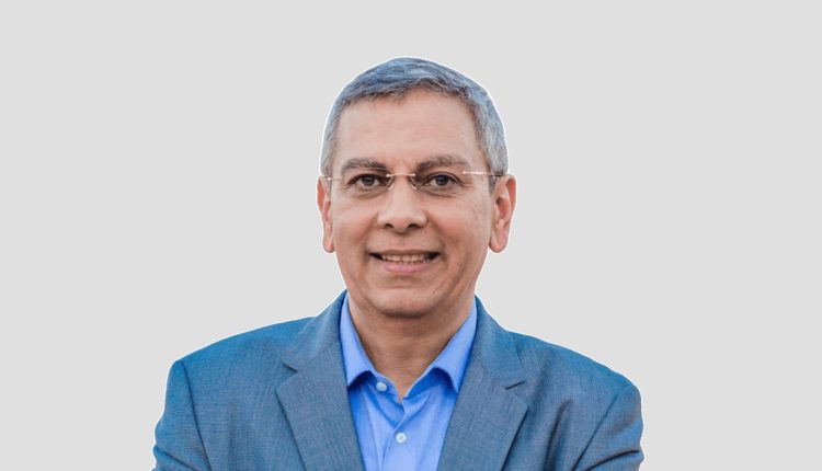 الدكتور أشرف الخولي، العضو المنتدب للشركة القابضة للأدوية