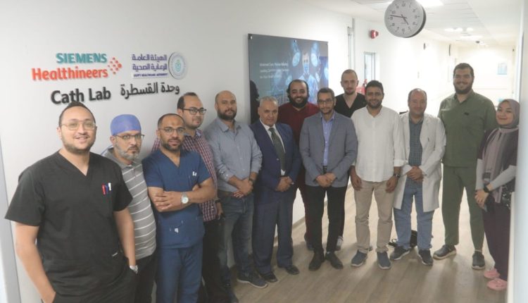 جانب من الفريق الطبي