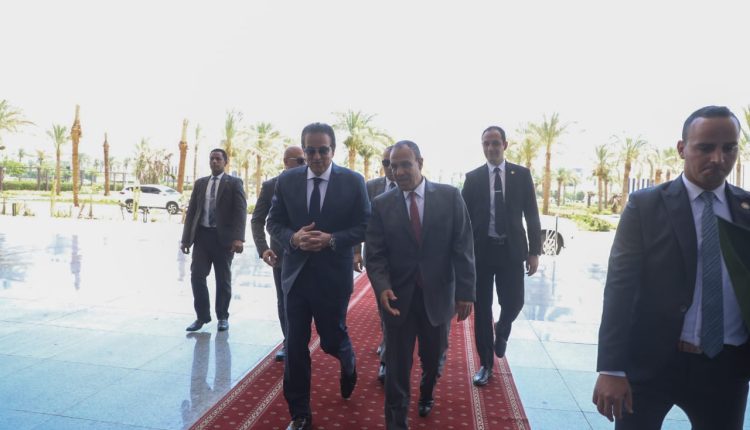 وزيرا الصحة والخارجية