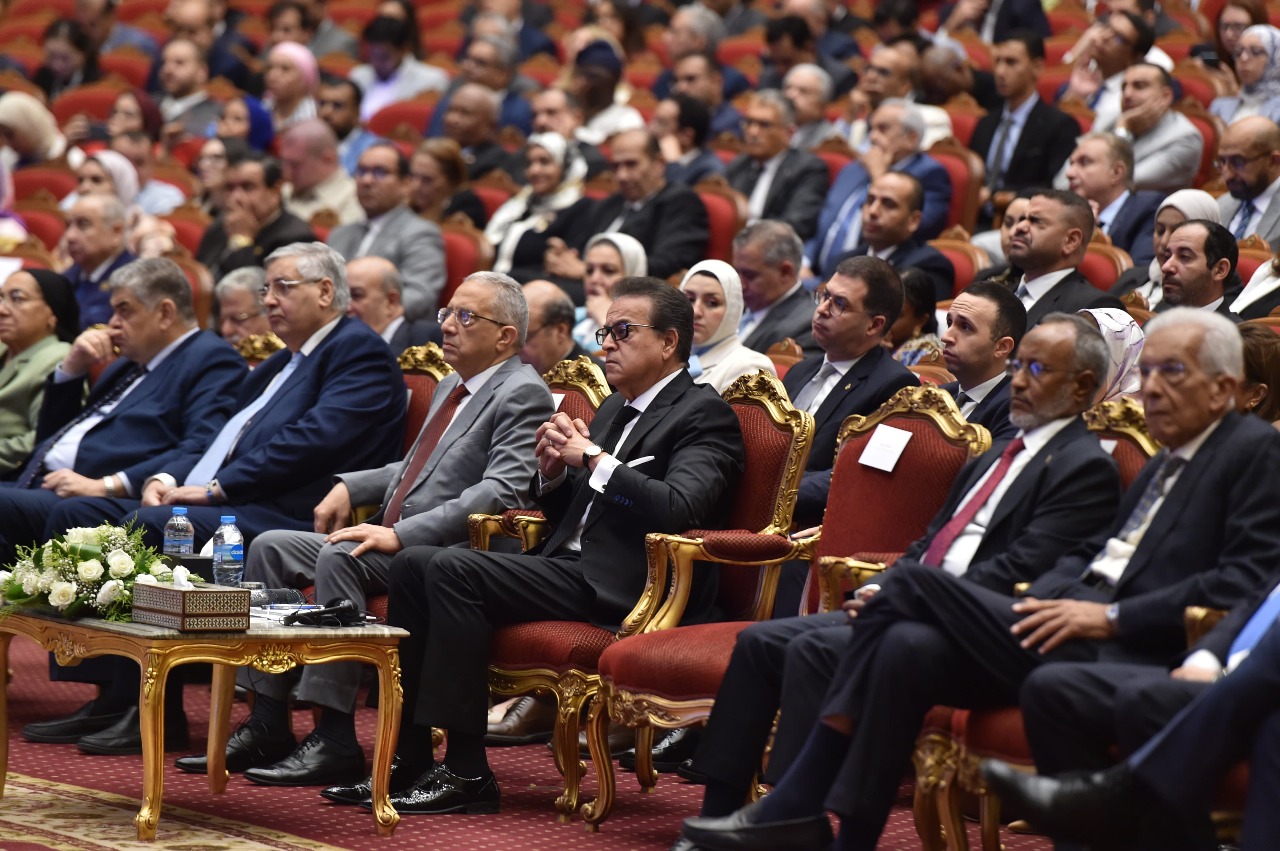 نائب رئيس مجلس الوزراء يفتتح النسخة الرابعة من المؤتمر والمعرض الطبي الإفريقي «صحة إفريقيا - Africa Health ExCon»