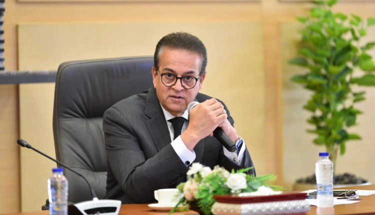 الدكتور خالد عبدالغفار نائب رئيس مجلس الوزراء وزير الصحة