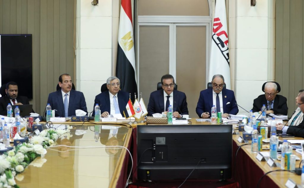 نائب رئيس الوزراء وزير الصحة يترأس اجتماعي الجمعية العامة لشركة «ڤاكسيرا» جانب من الاجتماع
