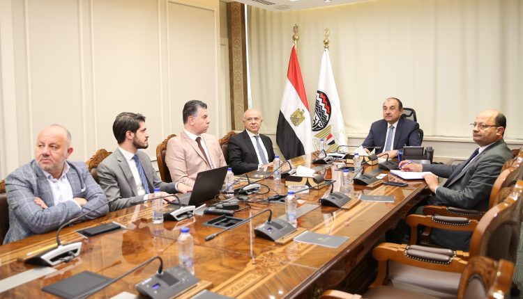 جانب من اللقاء بمقر وزارة قطاع الأعمال العام