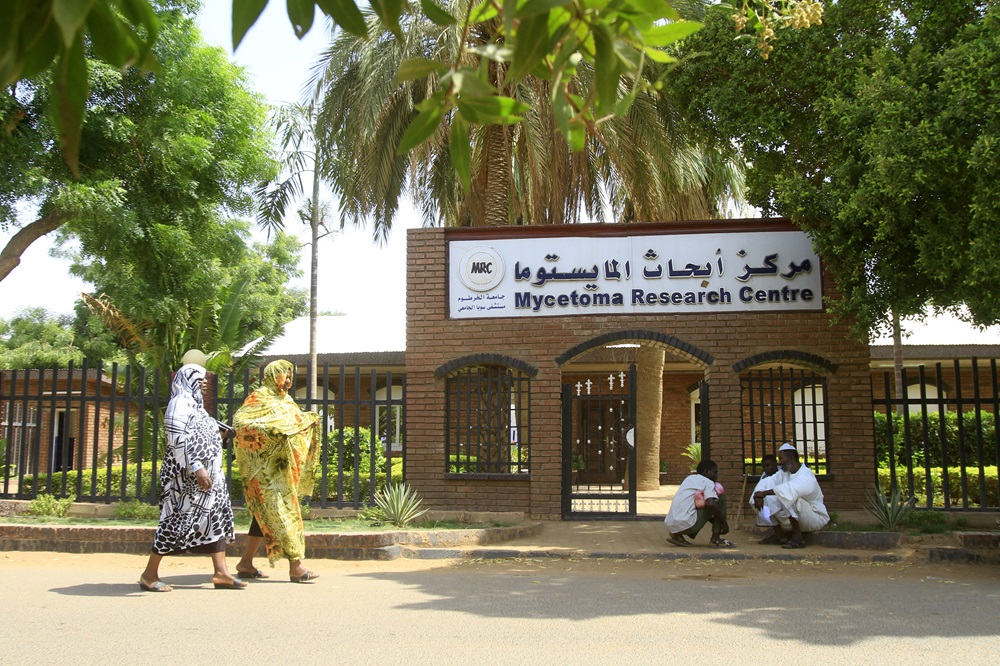 «أثبت فعاليته في تجارب متقدمة».. أستاذ بجامعة الخرطوم يتوصل لعقار جديد لعلاج «الميسيتوما » 
