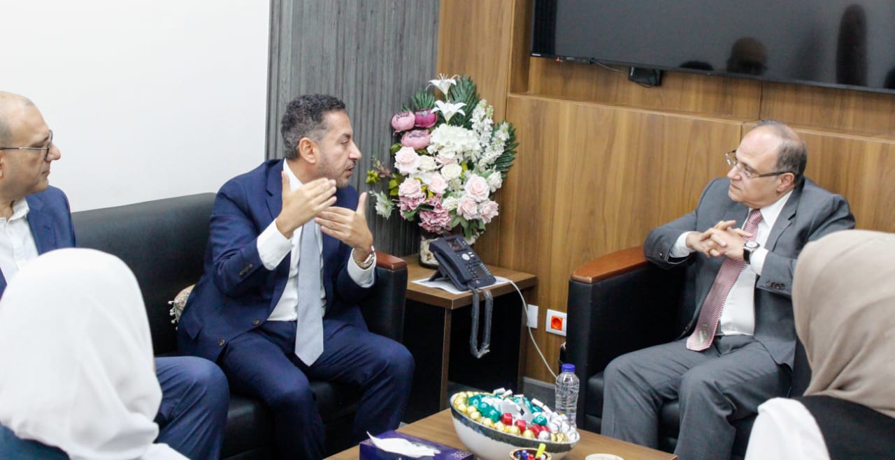 هيئة الدواء تبحث مع «هاليون» العالمية تطوير الصناعة الدوائية في مصر والأسواق الإقليمية