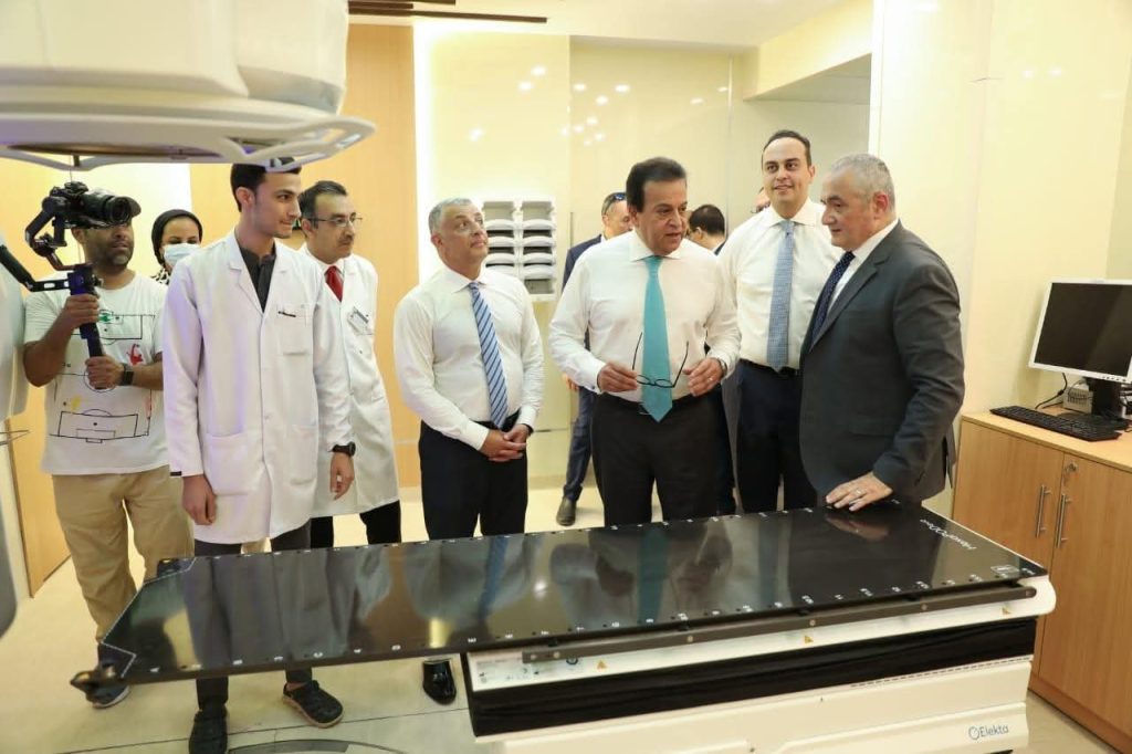 «وزير الصحة» يتفقد مشروعات تطوير مستشفيات الأورام والتل الكبير ومركز طب الأسرة لمتابعة جودة الخدمات الطبية المقدمة للمواطنين