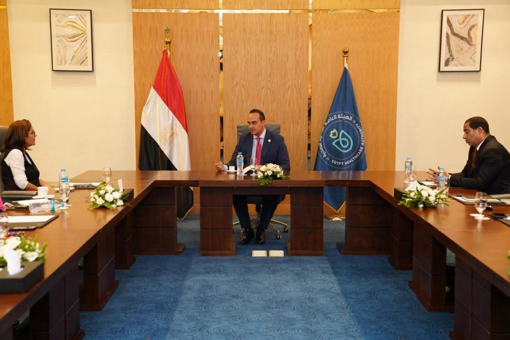 «الرعاية الصحية» و«نوفارتس مصر» يتابعان تنفيذ مذكرة تفاهم لدعم مرضى الأورام والقلب